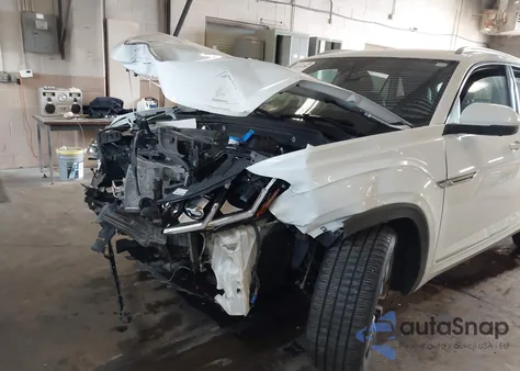 2022 Volkswagen Atlas Cross Sport 3.6L V6 Sel Premium R-Line from USA, damaged, VIN 1V2FE2CA5NC227510